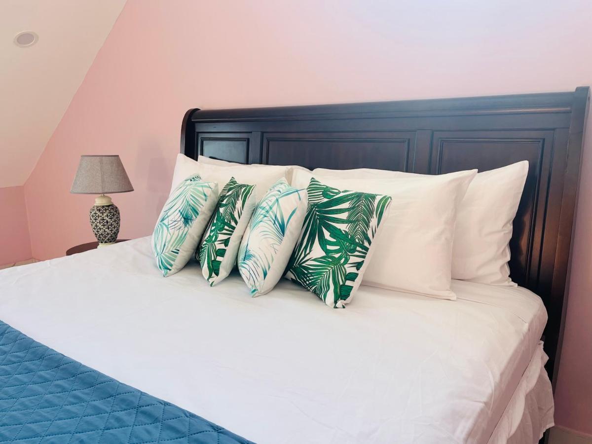 Luxury Apartments And Rooms,The Lagoons Montego Bay Exterior photo