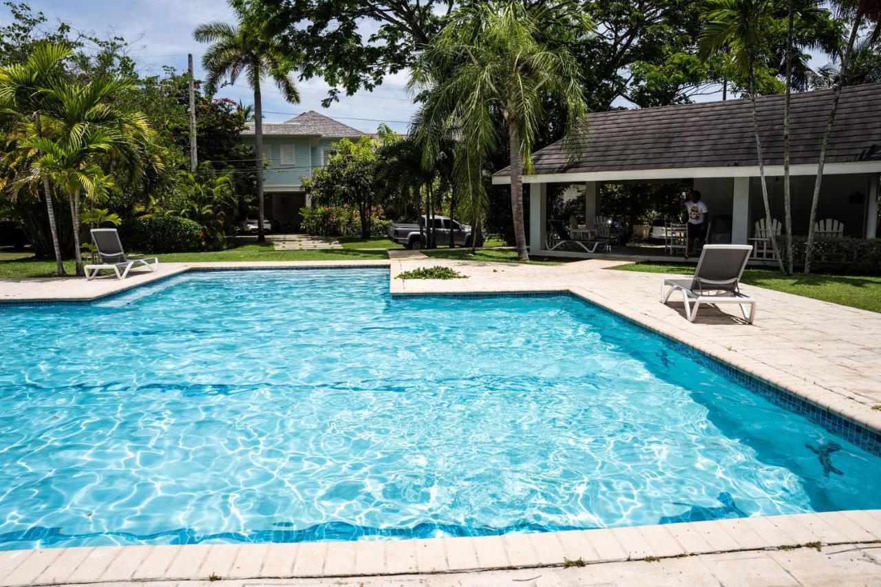 Luxury Apartments And Rooms,The Lagoons Montego Bay Exterior photo