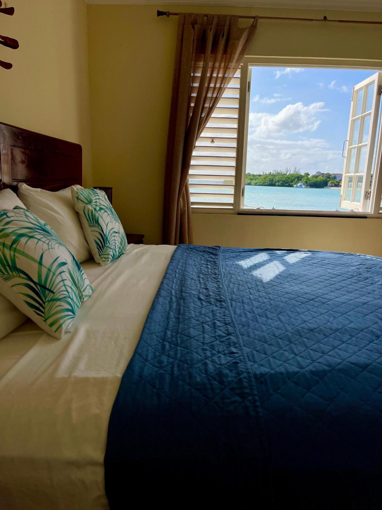 Luxury Apartments And Rooms,The Lagoons Montego Bay Exterior photo
