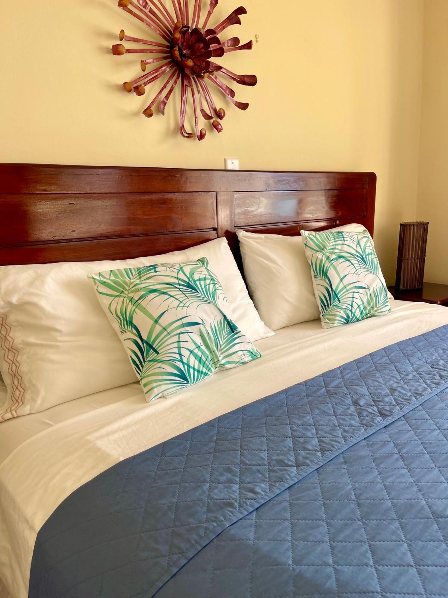 Luxury Apartments And Rooms,The Lagoons Montego Bay Exterior photo