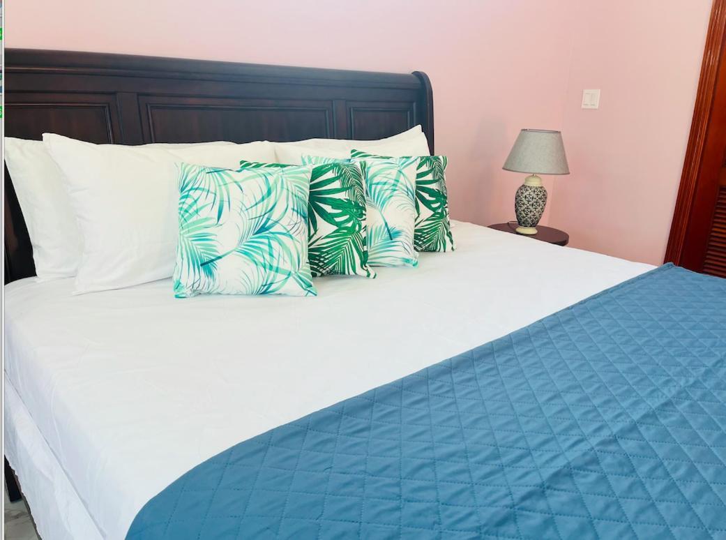 Luxury Apartments And Rooms,The Lagoons Montego Bay Exterior photo